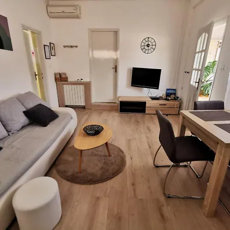 Lana Apartment